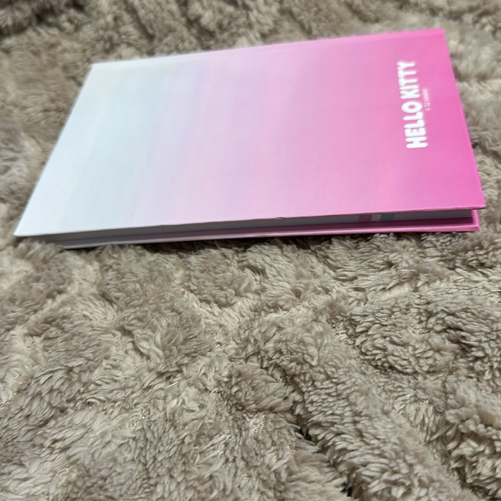 Hello Kitty Notebook - Picture 6 of 11